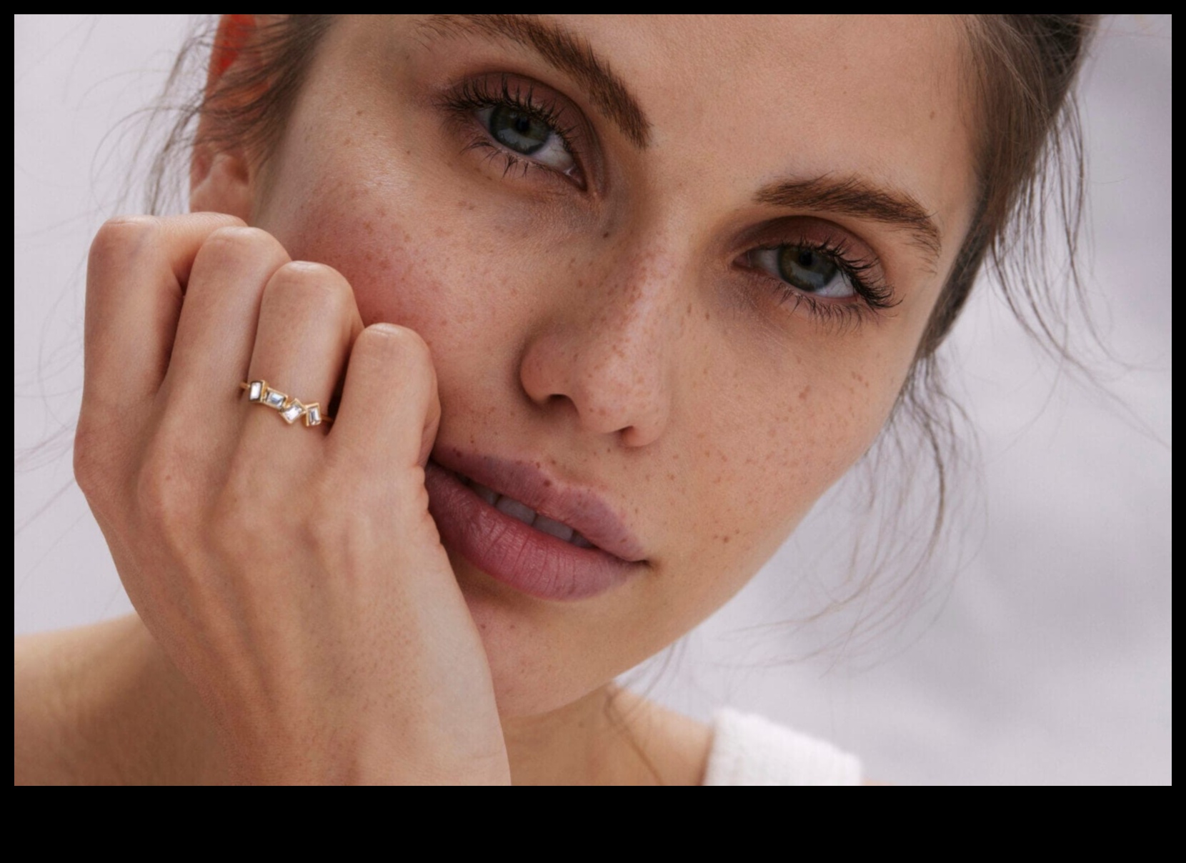 التألق المميز: تألق بشكل مشرق مع أنماط القلادة المميزة لدينا