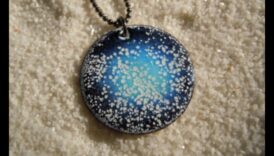 المجرة المتلألئة: قم بإضاءة رقبتك بالتوهج النجمي لقلائدنا