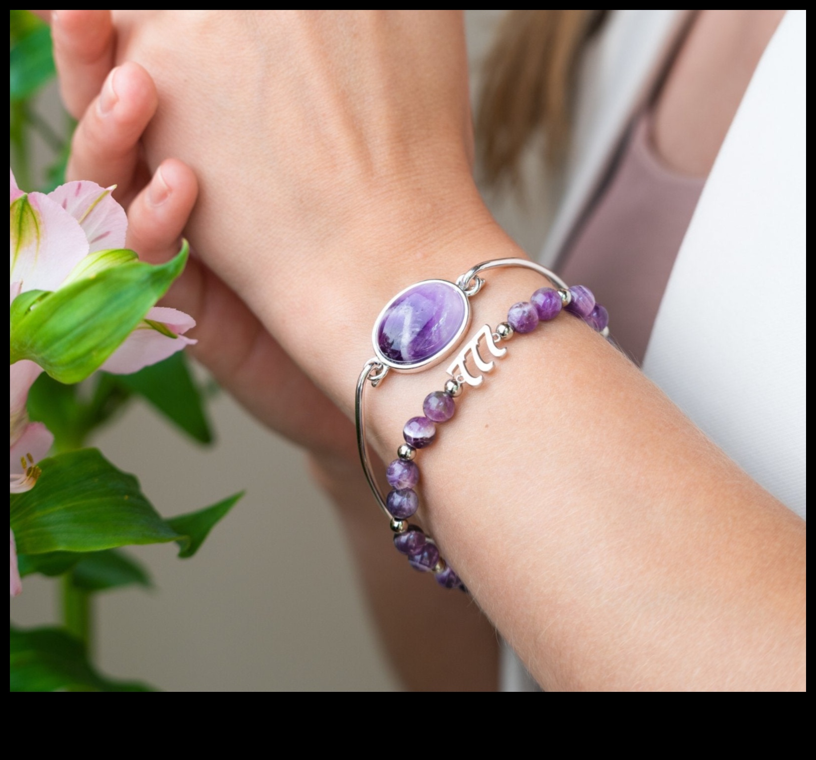 أحلام مبهرة ابحث عن السوار المثالي الذي يتناسب مع طموحاتك 3 أحلام مبهرة: طارد أحلامك من خلال أنماط الأساور الحالمة لدينا