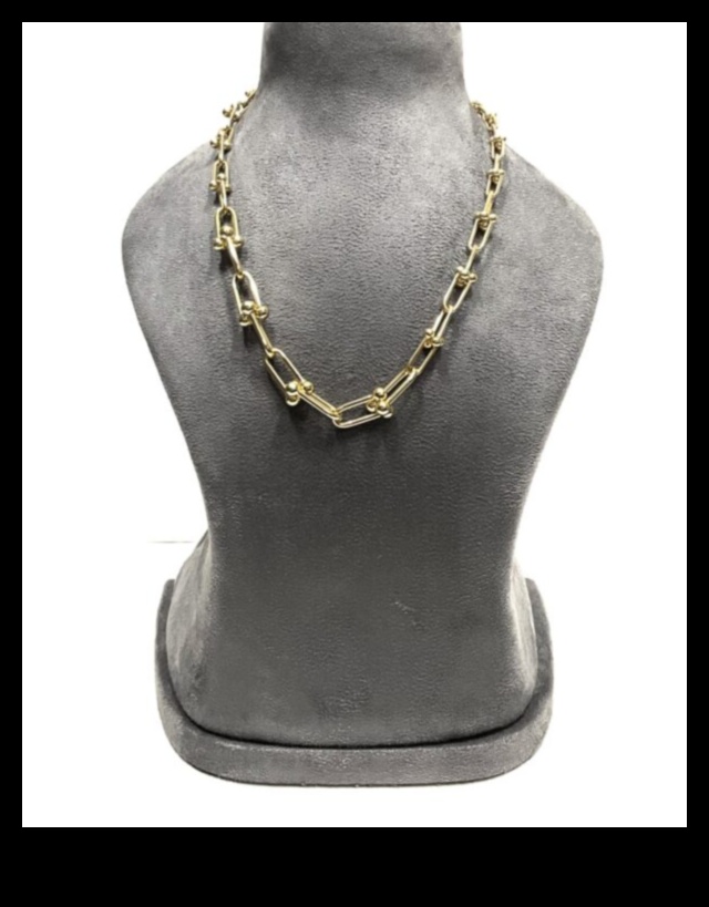 روابط لامعة ارفع من أسلوبك مع مجموعتنا من المختنقات 5 روابط لامعة: اربط أسلوبك مع بريق إبداعات القلادة لدينا